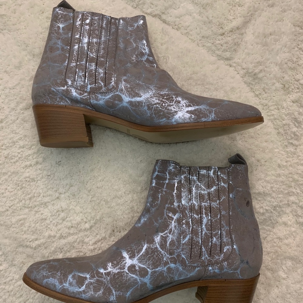 Modern Vice Handler Metallic Light- Blue Booties